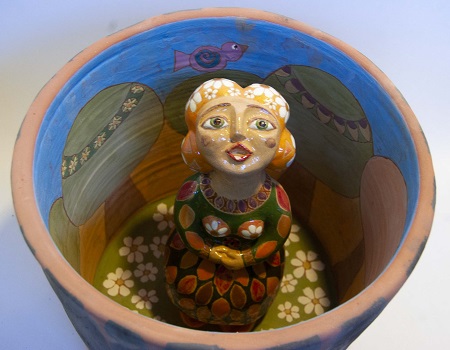 Exposición de cerámica "Meigas, sabias e mulleres boas", de Carme Romero